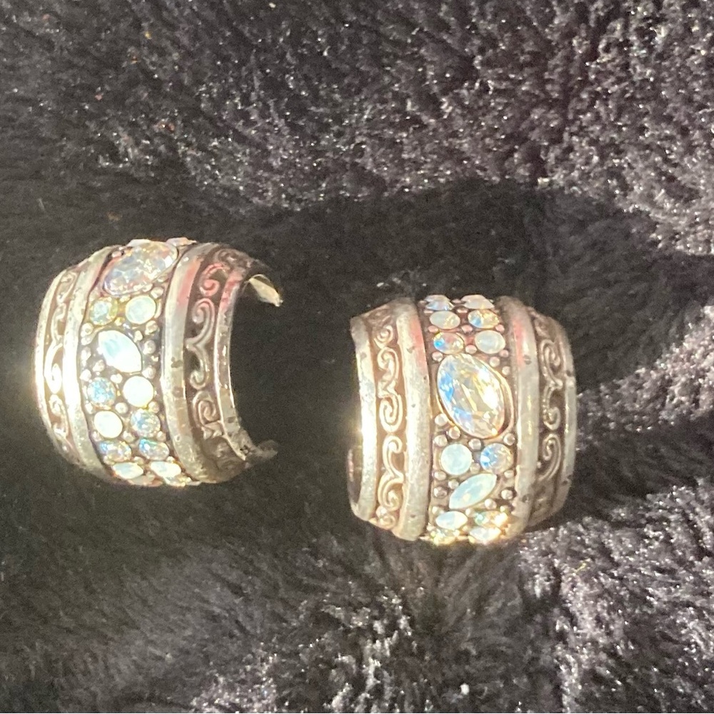 BRIGHTON retired/vintage Crystal Voyage post Huggie-type earrings